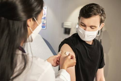 Brüsszelnek új terve van a koronavírus elleni védőoltásokra